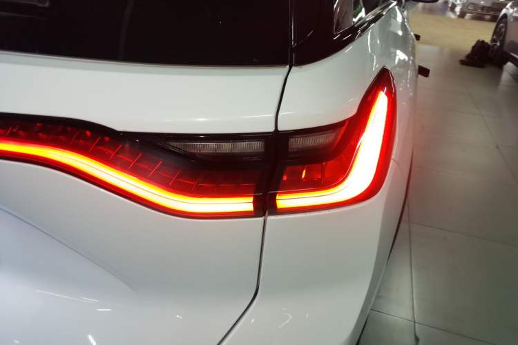 Used Nio ES8 2018 Founder Edition
