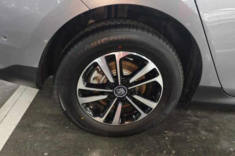 Used BYD Qin PLUS 2025 DM-i Smart Drive 120KM Superior Model
