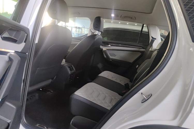 Used Volkswagen Tayron 2023 300TSI Two-Wheel-Drive Luxury Plus Advanced Edition
