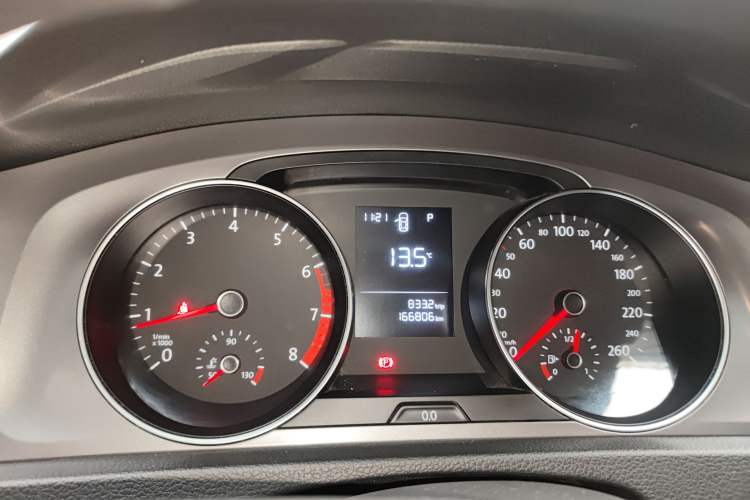 Used Volkswagen Golf 2016 1.6L Automatic Fashion Model
