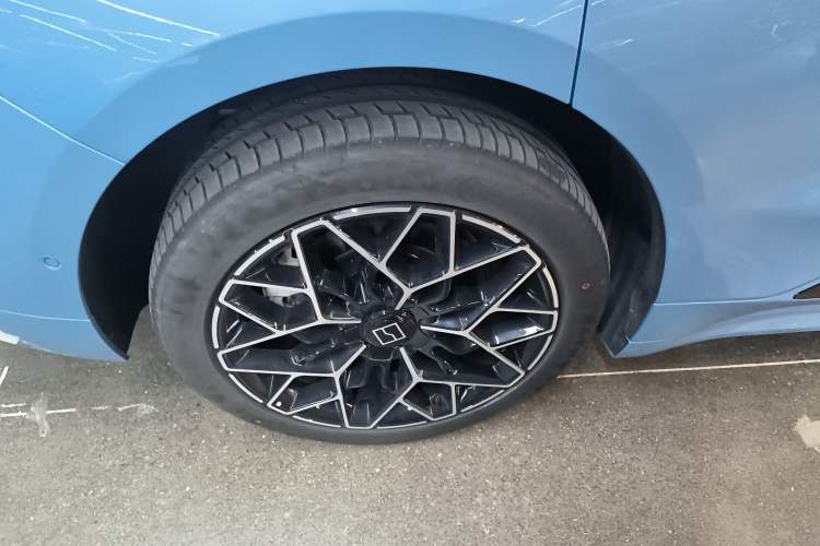 Used Zeekr 001 2025 YOU Edition 100 kWh All-Wheel Drive
