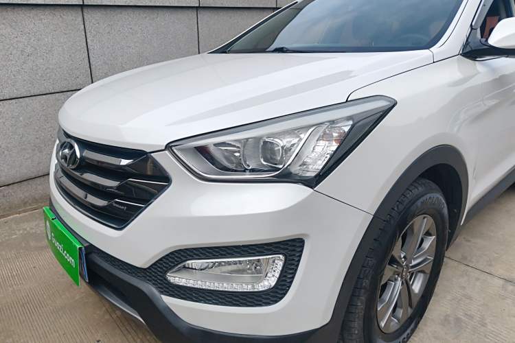 Used Hyundai Santa Fe 2013 2.4L Automatic Two-Wheel Drive Smart Version
