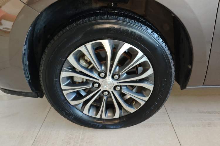 Used Buick GL8 2022 Land Cruiser Executive Class 652T Comfort Model
