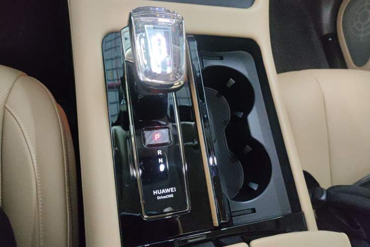 Used Hima AITO M7 2024 1.5T Rear-Drive Plus Version 6 Seats
