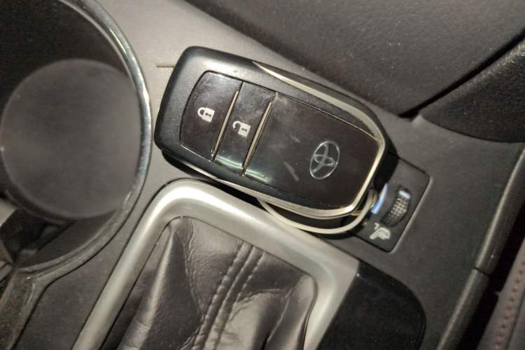 Used Toyota Highlander 2018 2.0T Two-Wheel Drive Luxury Edition 7 Seats China VI Standard
