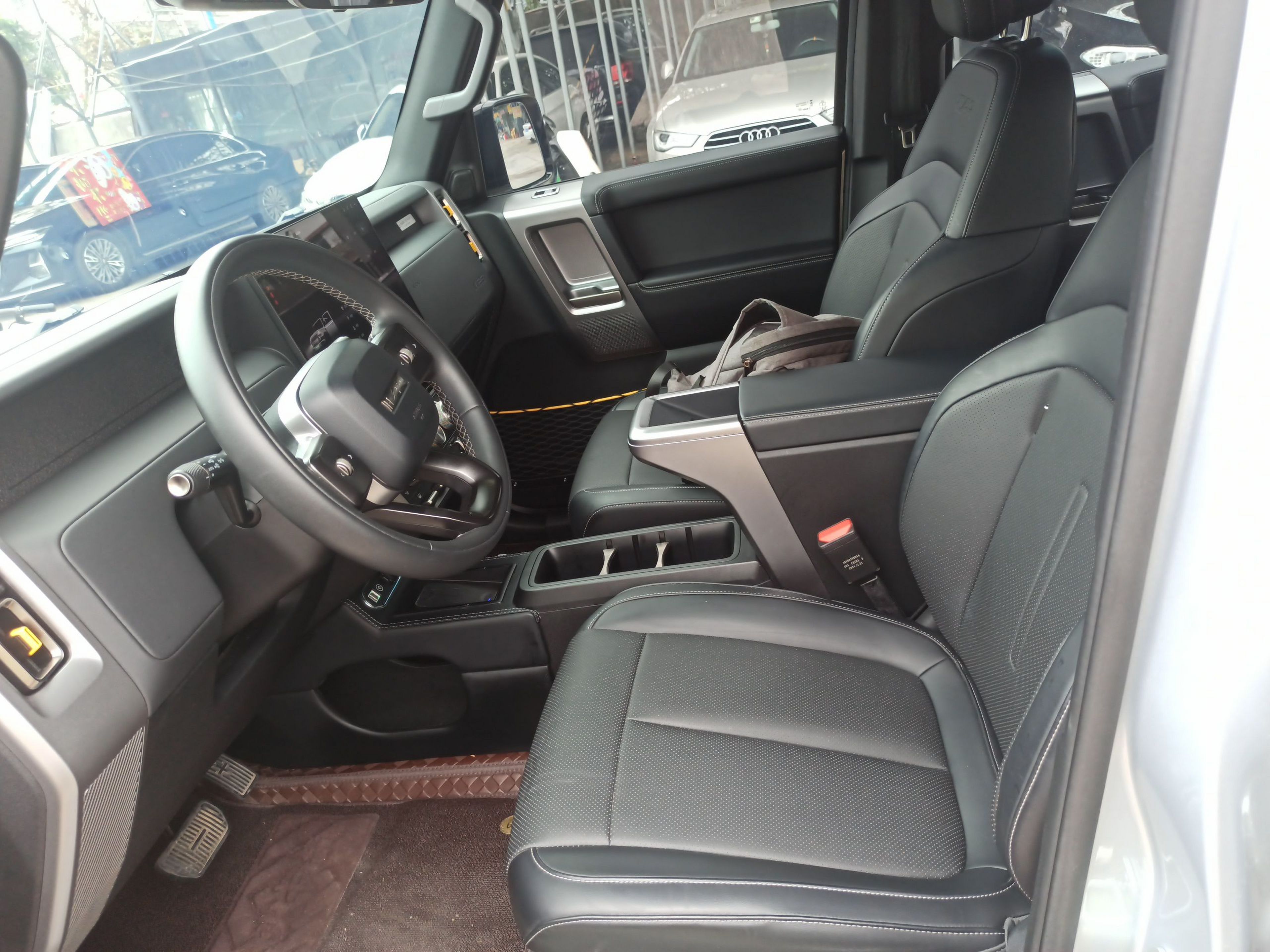 Переднее сиденье в автомобиле