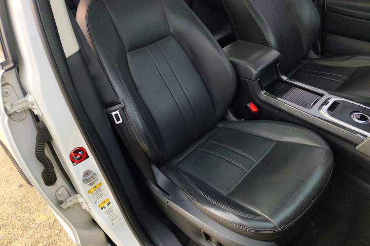 Used Land Rover Discovery Sport 2018 240 PS SE Version