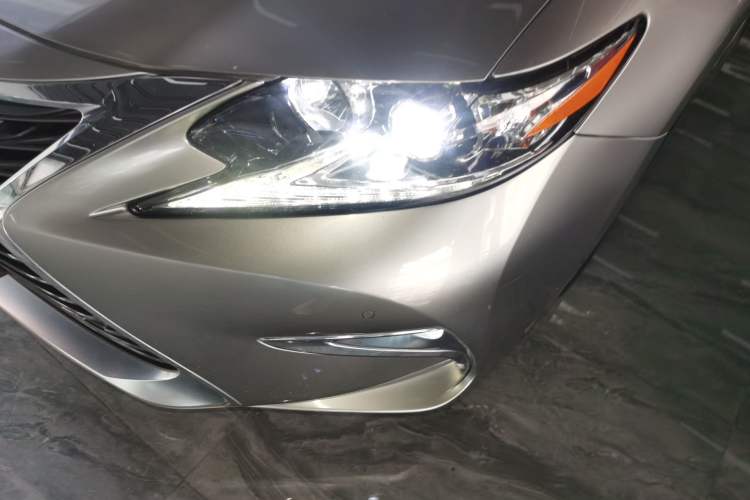 Used Lexus ES 2015 200 Comfort Edition
