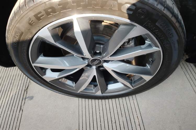 Used Audi Q7 2022 55 TFSI quattro S line Sport model
