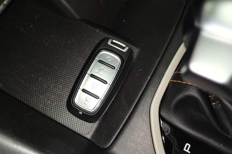 Used Dongfeng Aeolus Yixuan 2023 Mach Edition 1.5L Automatic Chasing Shadow Version
