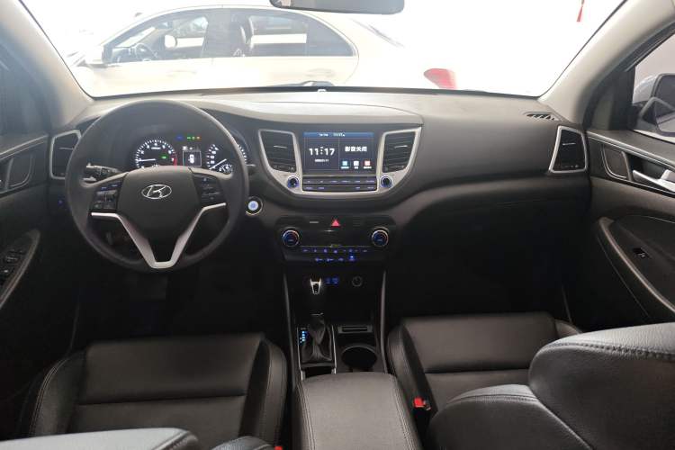 Used Hyundai Tucson 2015 1.6T Dual-Clutch Two-Wheel-Drive Smart Model
