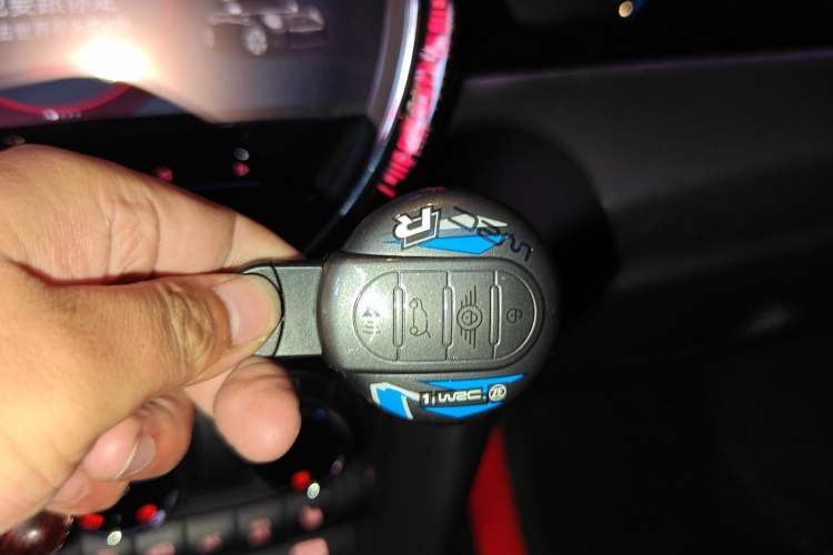 Used MINI MINI 2023 Facelift 2.0T COOPER S Artist Five-Door Edition
