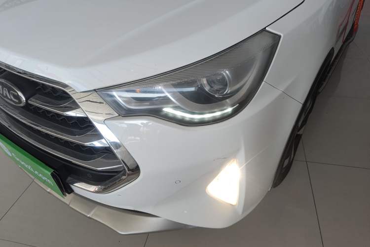 Used  Refine S3 2017 1.5L Manual Luxury Smart Model
