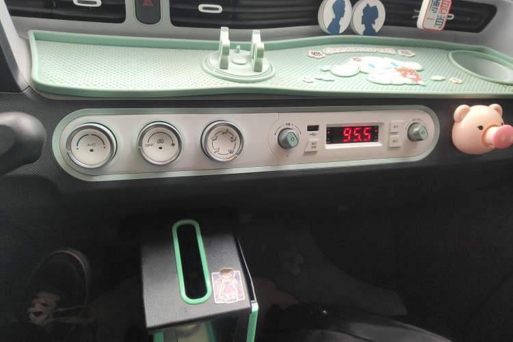 Used Wuling Hongguang MINIEV 2022 Macaron Premium Model – Lithium Ternary Battery
