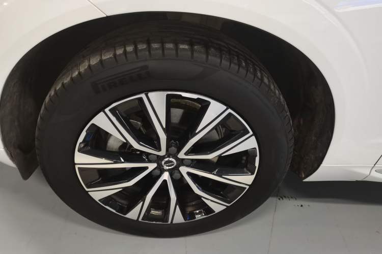 Used Volvo XC60 2024 B5 4x4 Smart Luxury Edition
