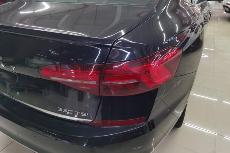 Used Volkswagen Passat 2019 330TSI Luxury Edition China VI Standard
