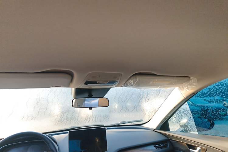 Used Hongqi E-QM5 2024 450km Range Commuter Version
