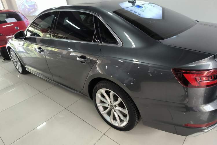 Used Audi A4L 2019 40 TFSI Fashion Edition China VI Emission Standard