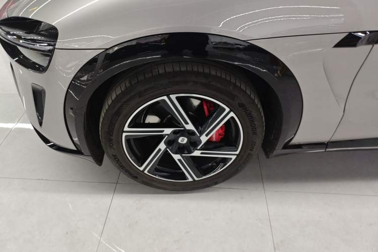 Used  YU7 2025 Ultra-Long Range High-Performance All-Wheel-Drive Max Edition