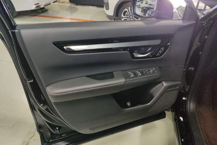 Used Honda CR-V 2023 2.0L eHEV Two-Wheel Drive Smart Brilliance Edition
