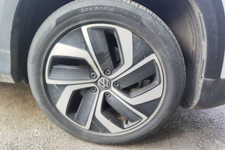 Used Volkswagen Tharu 2023 300TSI Two-Wheel-Drive Full Moon Edition