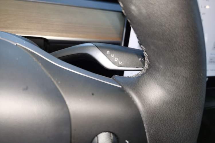 Used Tesla Model Y 2022 Long-Range All-Wheel-Drive Version