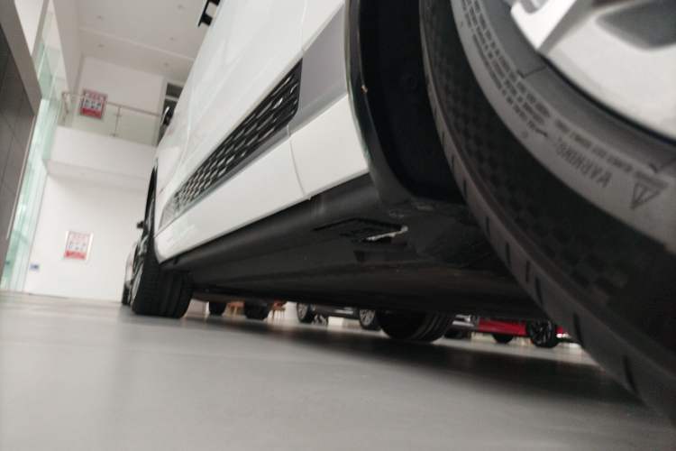 Used Hongqi E-HS9 2022 660 km Range Flagway Edition Six Seats
