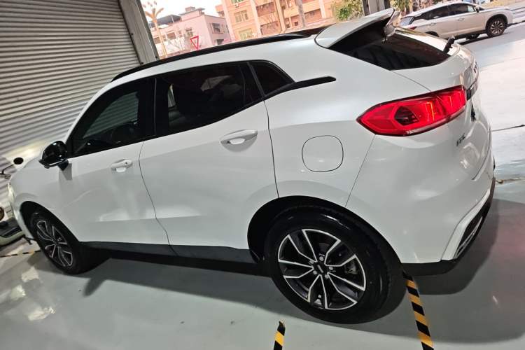 Used Wey VV5 2021 1.5T Two-Wheel Drive Color Pioneer