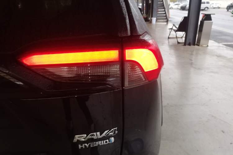 Used Toyota RAV4 2020 Dual-Engine 2.5L E-CVT Four-Wheel Drive Elite Edition
