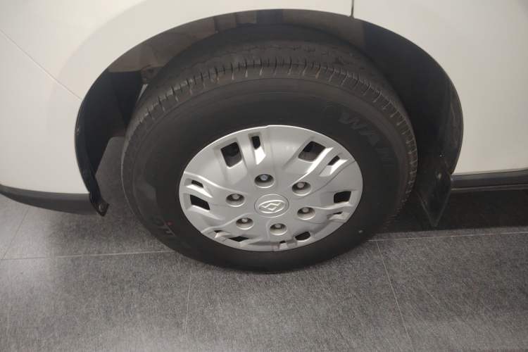 Used SAIC MAXUS Xintu V70 2023 2.0T Elite Edition Automatic Short Wheelbase Low Roof – 5/6 Seats