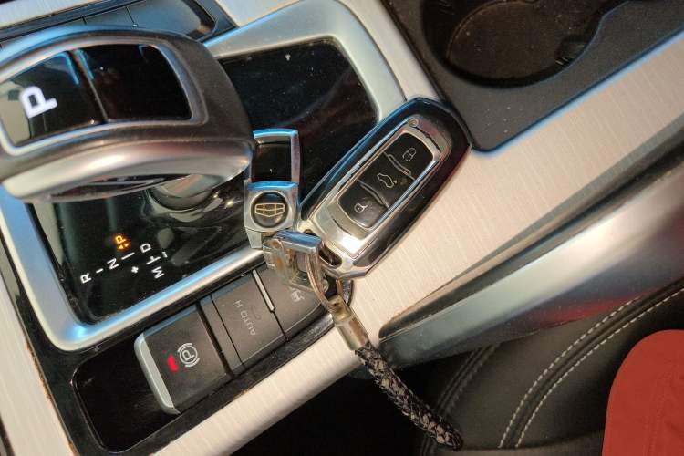 Used Geely Auto Emgrand X7 Sport 2020 1.8TD DCT Two-Wheel Drive Smart Connect 4G-Enabled Version
