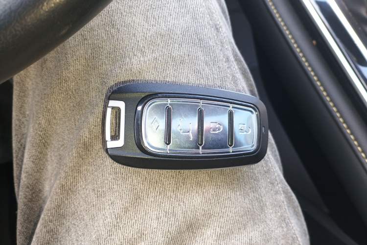 Used Roewe i6 MAX New Energy 2022 EV 500 Grand Touring Edition with Sunroof