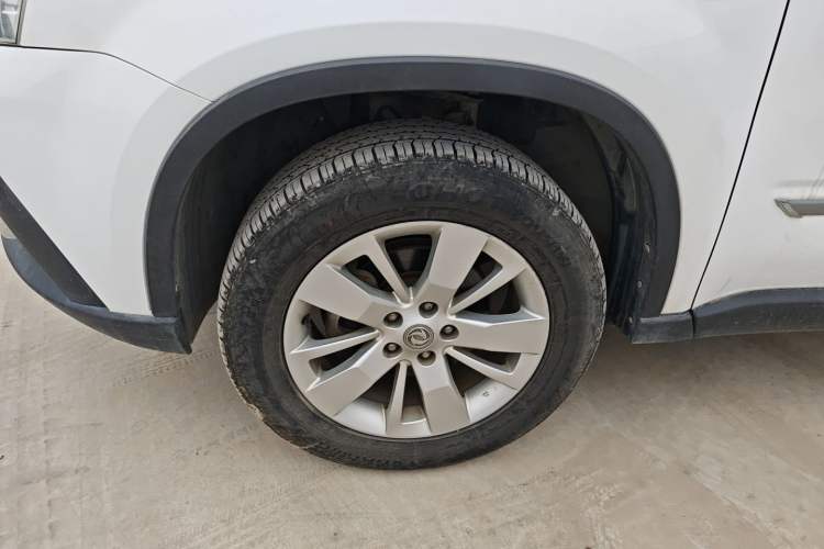 Used Dongfeng Fengdu MX6 2016 2.0L CVT Two-Wheel Drive All-Around Version