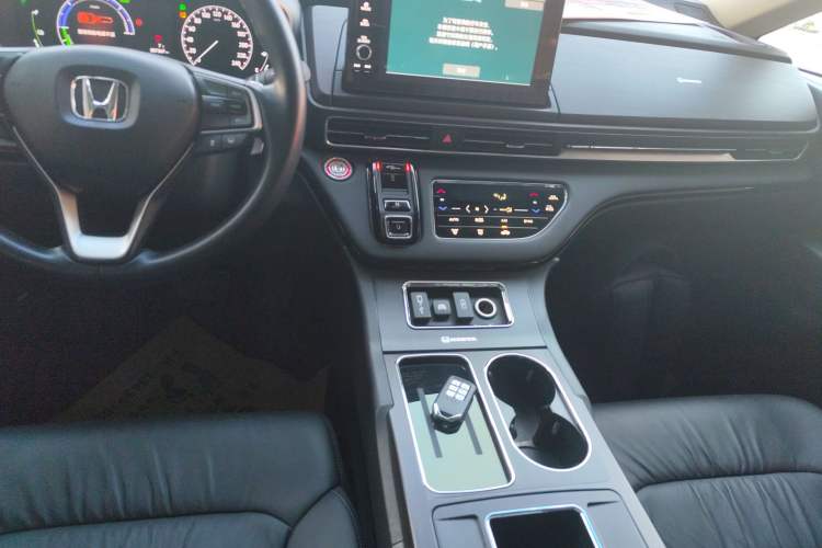 Used Honda Elysion 2022 2.0L eHEV Luxury First Edition
