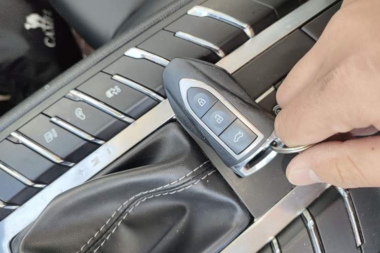 Used Zotye SR9 2017 2.0T Automatic Ultimate Light Edition