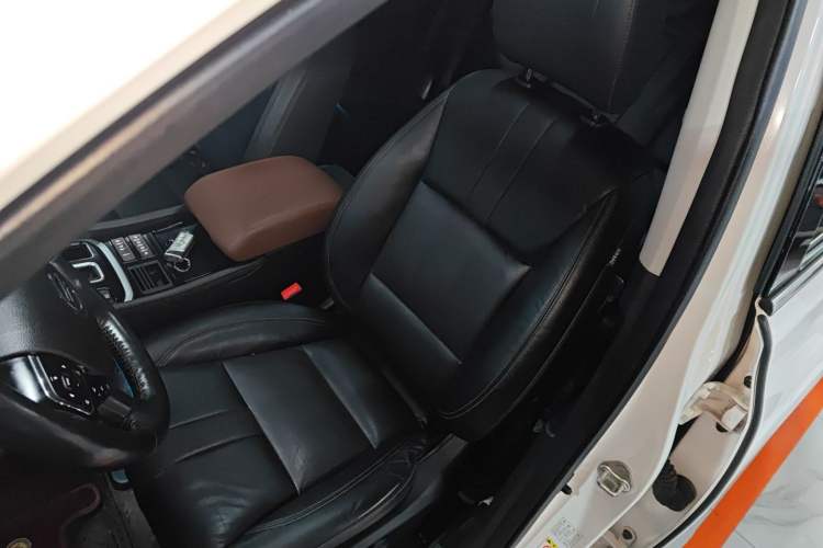 Used GAC Trumpchi GS8 2017 320T Two-Wheel Drive Luxury Smart Connectivity Version (7 Seats)