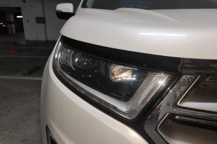 Used Ford Edge 2015 2.0T GTDi Two-Wheel-Drive High-Line Version