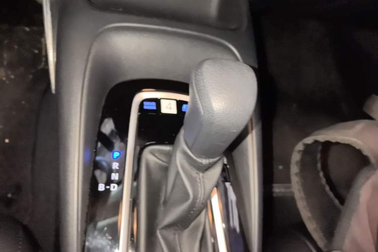 Used Toyota Corolla 2021 Dual-Motor 1.8L E-CVT Elite Edition
