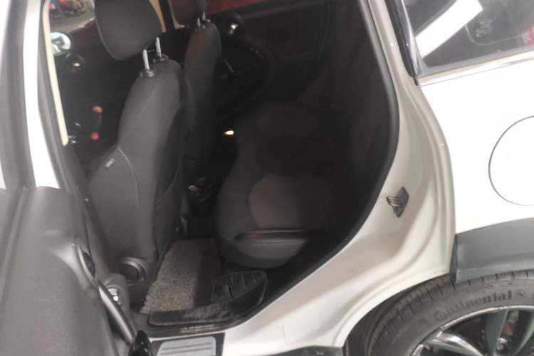 Used  Countryman 2011 1.6L COOPER Fun
