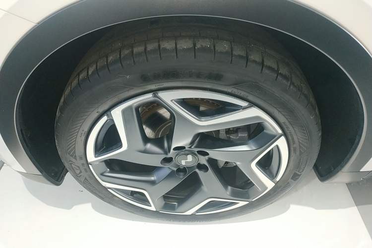 Used ONVO L60 2024 60 kWh Rear-Drive Version
