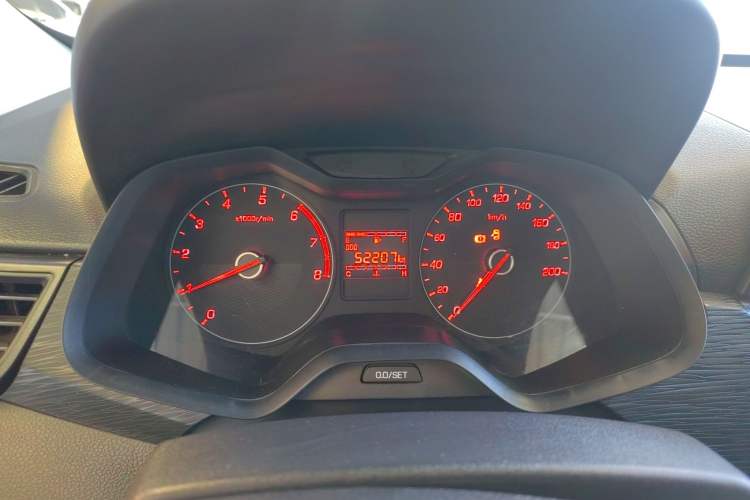 Used Baojun 310 2016 1.2L manual Comfort trim level