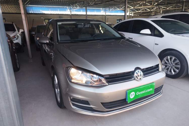 Used Volkswagen Golf 2015 1.2TSI Automatic Comfort Model
