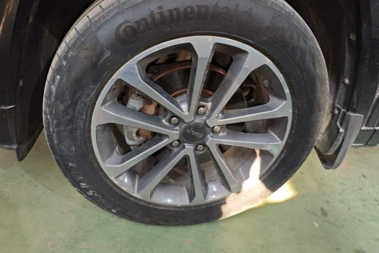 Used  Grand Commander 2018 2.0T Four-Wheel Drive Smart Enjoyment Version China V Emission Standard
