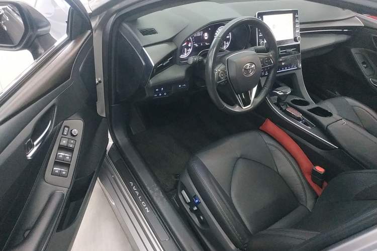 Used Toyota Avalon 2019 2.0L XLE Premium Edition China VI
