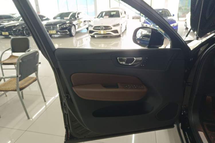 Used Volvo XC60 2021 T5 4x4 Smart Luxury Edition
