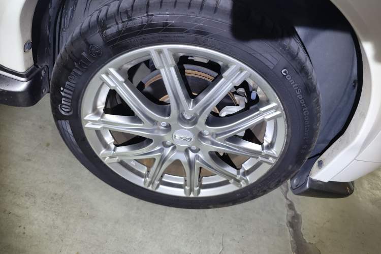 Used Infiniti ESQ 2014 1.6L Spontaneous Edition
