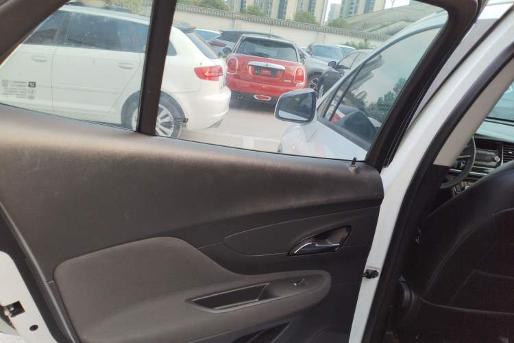 Used Buick Encore 2016 18T Automatic Two-Wheel Drive Urban Leading Edition
