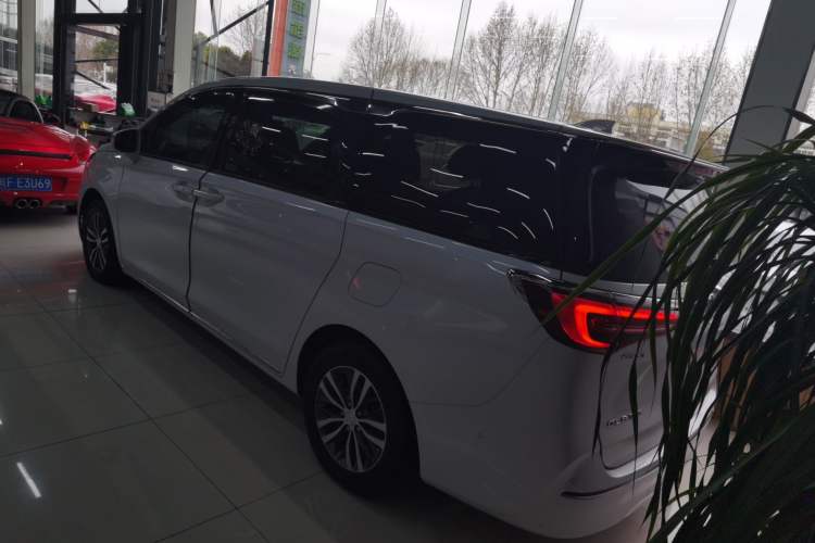 Used Buick GL8 2023 ES Lu Zun Deluxe Model
