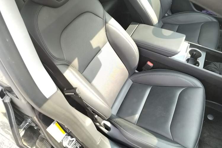 Used Tesla Model 3 2023 Long-Range All-Wheel-Drive Version
