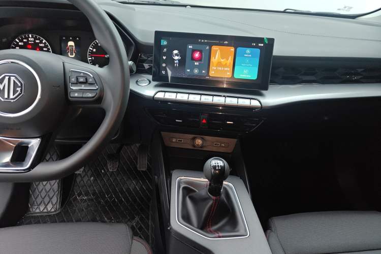 Used MG 5 2023 180 DVVT Manual Fashion Edition
